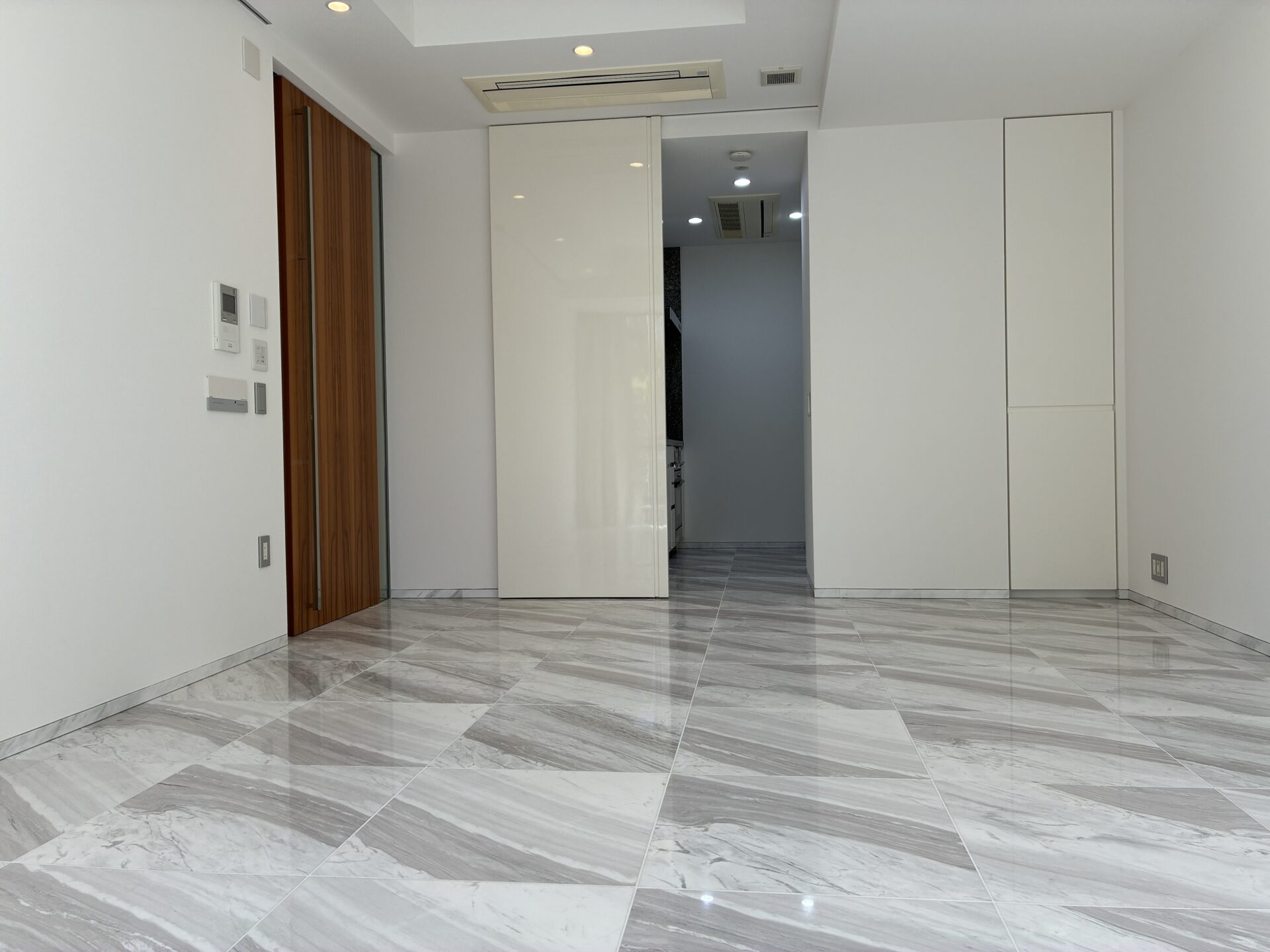 Dining & Liviing Room